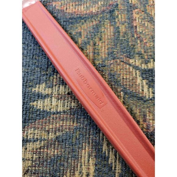Rubbermaid Commercial 16.5 inch Red High Heat Silicone Scraper/Spatula- NIP - Picture 3 of 6